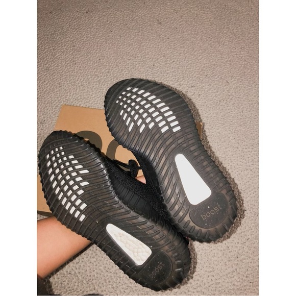 YEEZY BOOST 350 - Picture 5 of 12